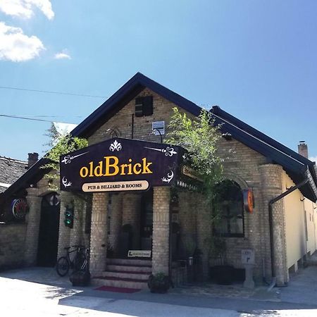 Oldbrick Pub Hotel Sombor Exterior photo